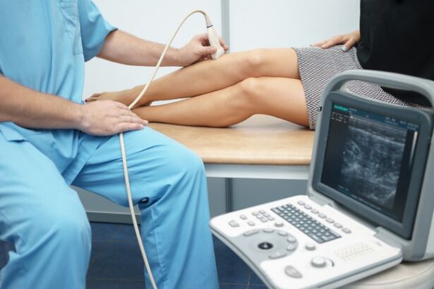 Diagnostic de la détection des varices réticulaires des jambes par ultrasons